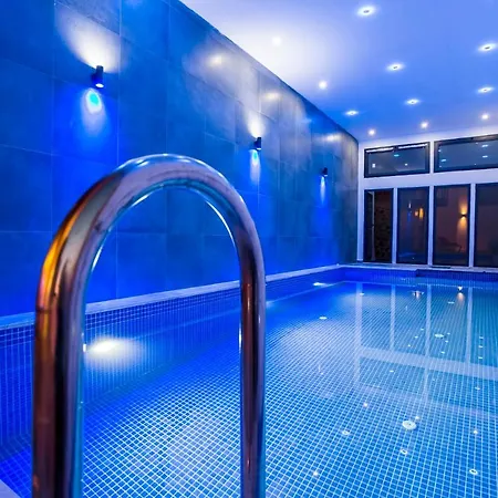 Gece Isolated Honeymoon Heated Pool Vilă