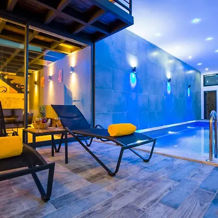 Gece Isolated Honeymoon Heated Pool Vilă