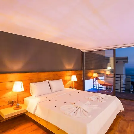 Gece Isolated Honeymoon Heated Pool 别墅